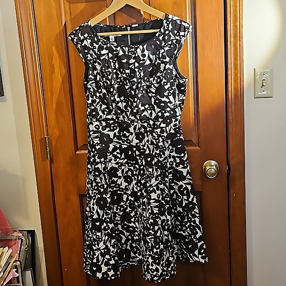 Vintage MAGGY LONDON, Size10, Beautifully Fitted Dress, Black, White, Yellow - Picture 1 of 3